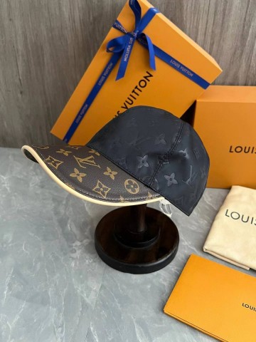 Louis Vuitton бейсболка