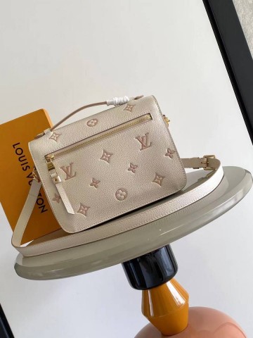 Louis Vuitton pochette metis сумка