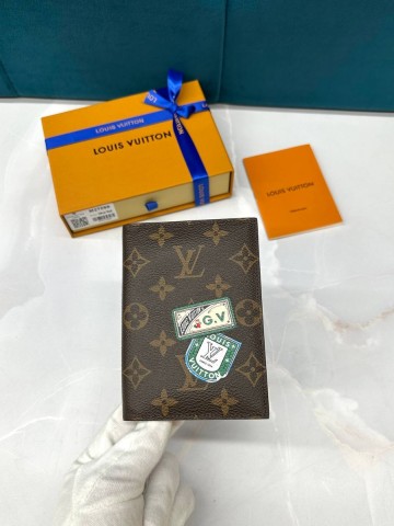 Louis Vuitton обложка на паспорт