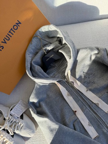 Louis Vuitton костюм