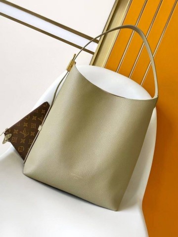 Louis Vuitton Low key hobo сумка