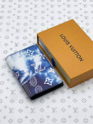 Louis Vuitton картхолдер