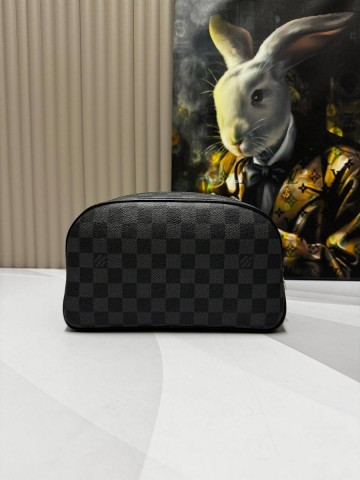 Louis Vuitton косметичка