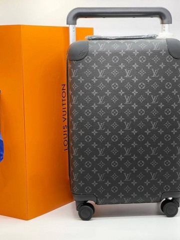 Louis Vuitton чемодан