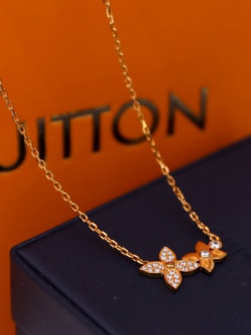 Louis Vuitton кулон