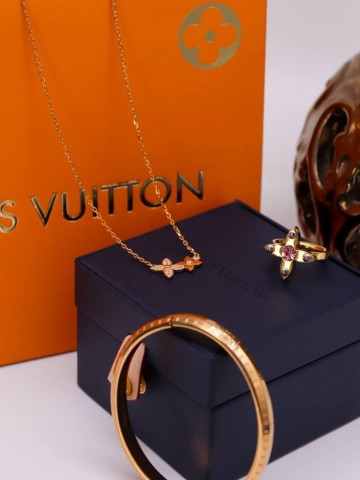Louis Vuitton кулон