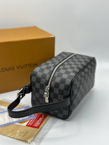 Louis Vuitton косметичка