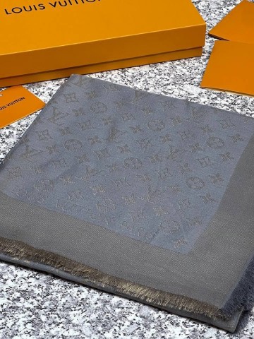 Louis Vuitton палантин