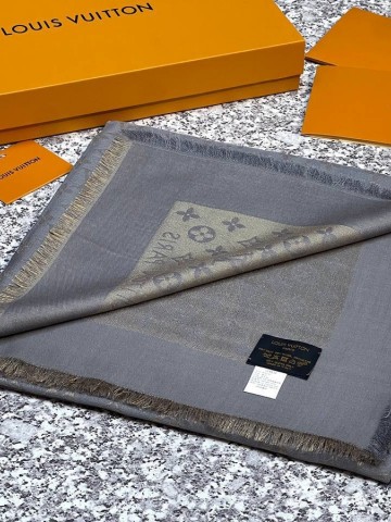 Louis Vuitton палантин