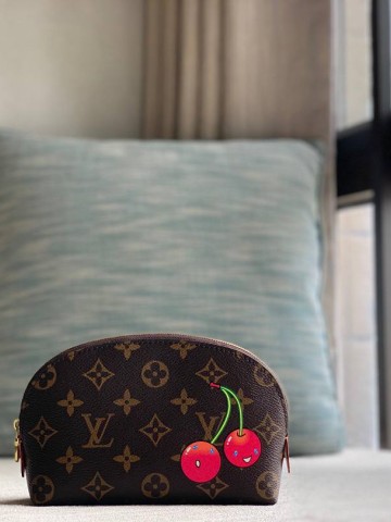 Louis Vuitton NANO ALMA косметичка