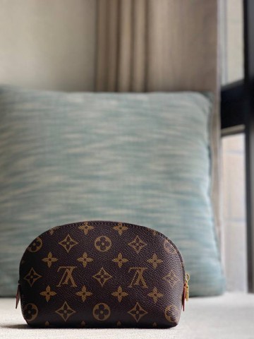 Louis Vuitton NANO ALMA косметичка