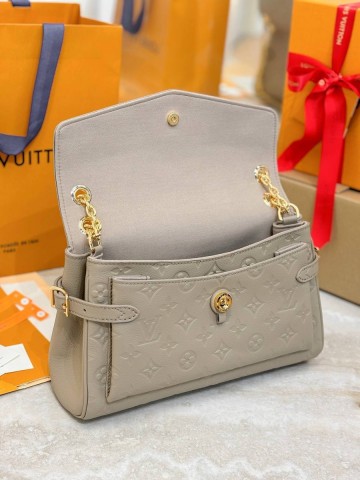 Louis Vuitton Anytime flap bag сумка