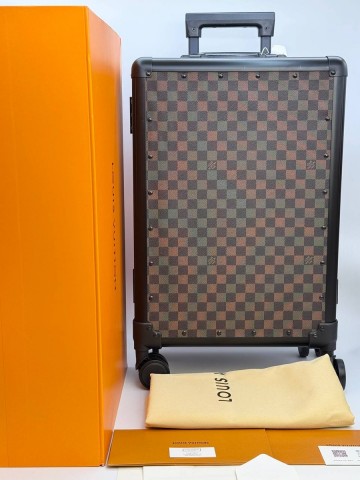 Louis Vuitton чемодан