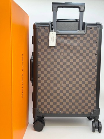 Louis Vuitton чемодан