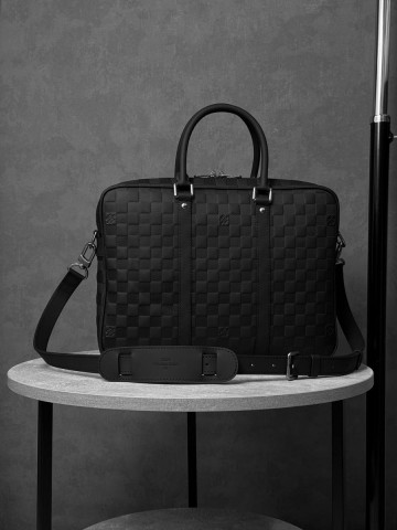 Louis Vuitton Voyage портфель