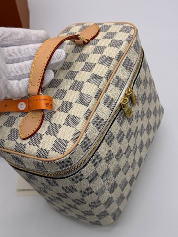 Louis Vuitton косметичка