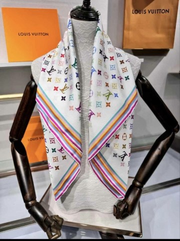 Louis Vuitton платок