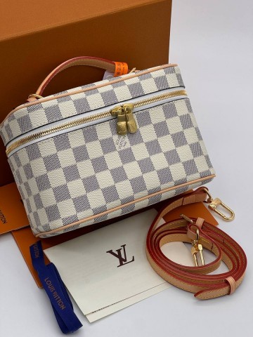 Louis Vuitton косметичка