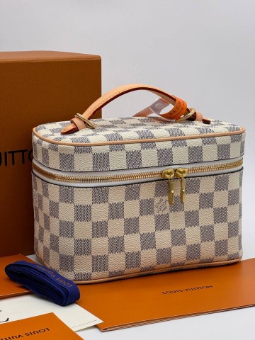 Louis Vuitton косметичка