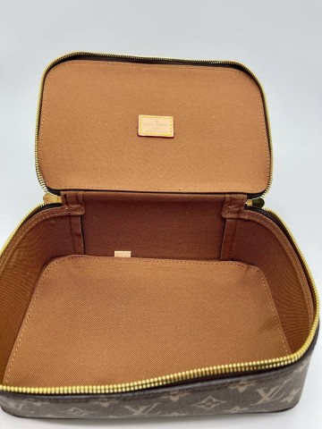 Louis Vuitton косметичка
