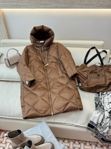 Max Mara пуховик