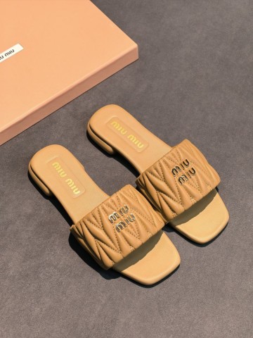 Miu Miu Matelassé nappa шлепанцы #106664GE