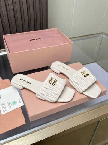 Miu Miu Matelassé nappa шлепанцы #423539ZU