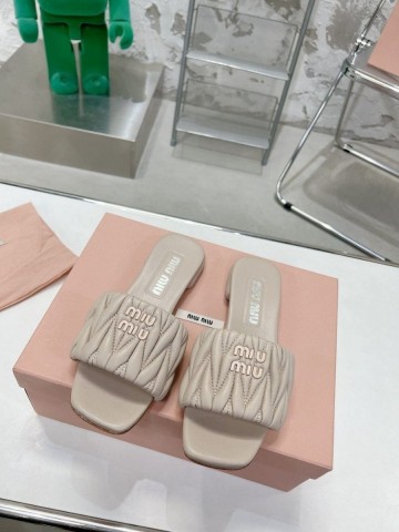 Miu Miu шлепанцы #559302CE