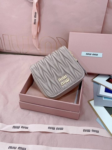 Miu Miu кошелек #482619FG