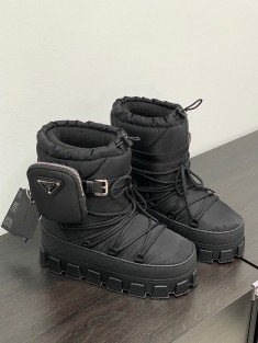 Prada луноходы