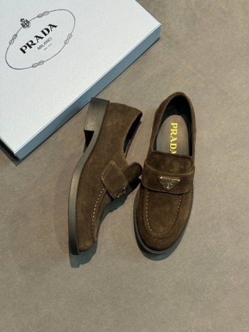 Prada лоферы #296102YN