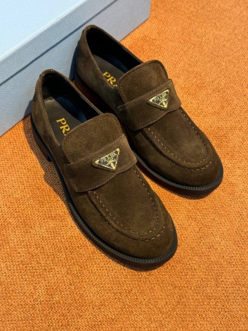 Prada лоферы #296102YN