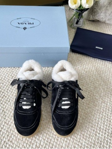 Prada кроссовки #586644PA