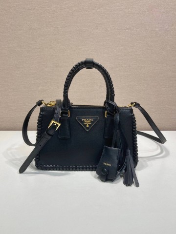 Prada сумка #660196ZF