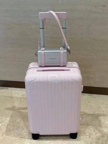 Rimowa Essential Cabin Sleeve чемодан (M) #184375WU