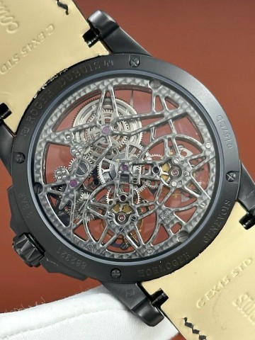 Roger Dubuis часы #121725JM