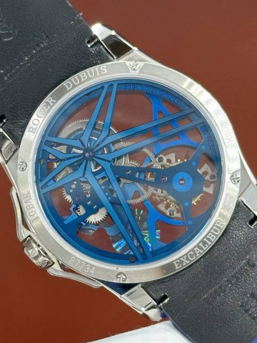 Roger Dubuis часы #124007AH