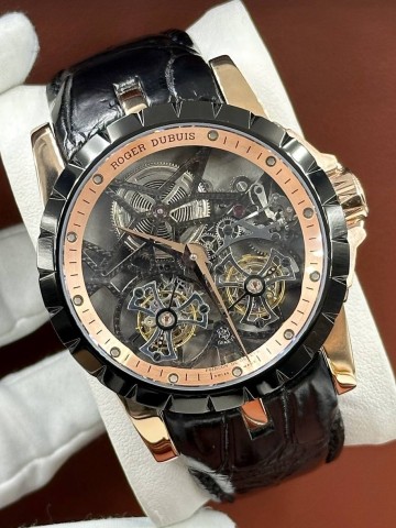 Roger Dubuis часы #678764BI
