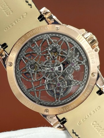 Roger Dubuis часы #678764BI