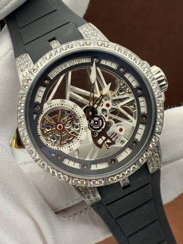 Roger Dubuis часы #933581IY