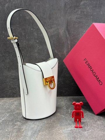 Salvatore Ferragamo сумка #105141XD