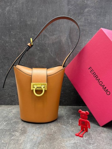 Salvatore Ferragamo сумка #208670RW