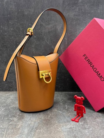 Salvatore Ferragamo сумка #208670RW