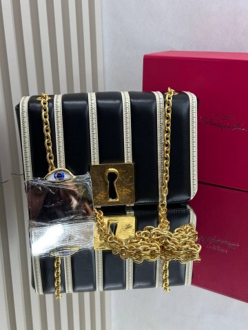 Schiaparelli сумка