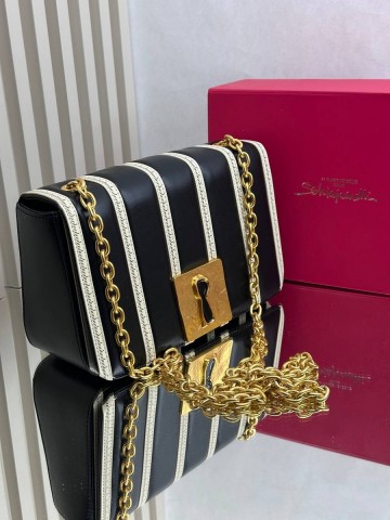Schiaparelli сумка