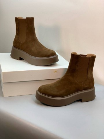 The Row Zipped Boot I in Leather ботинки #827869SA