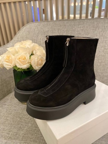 The Row Zipped Boot I in Leather ботинки #846465QP