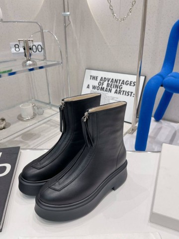 The Row Zipped Boot I in Leather ботинки #947971EM