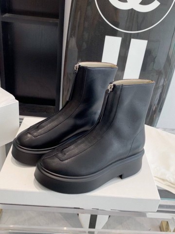 The Row Zipped Boot I in Leather ботинки #947971EM