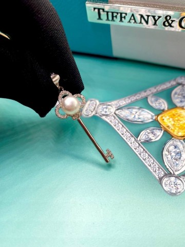 Tiffany & Co. кулон #643644UM